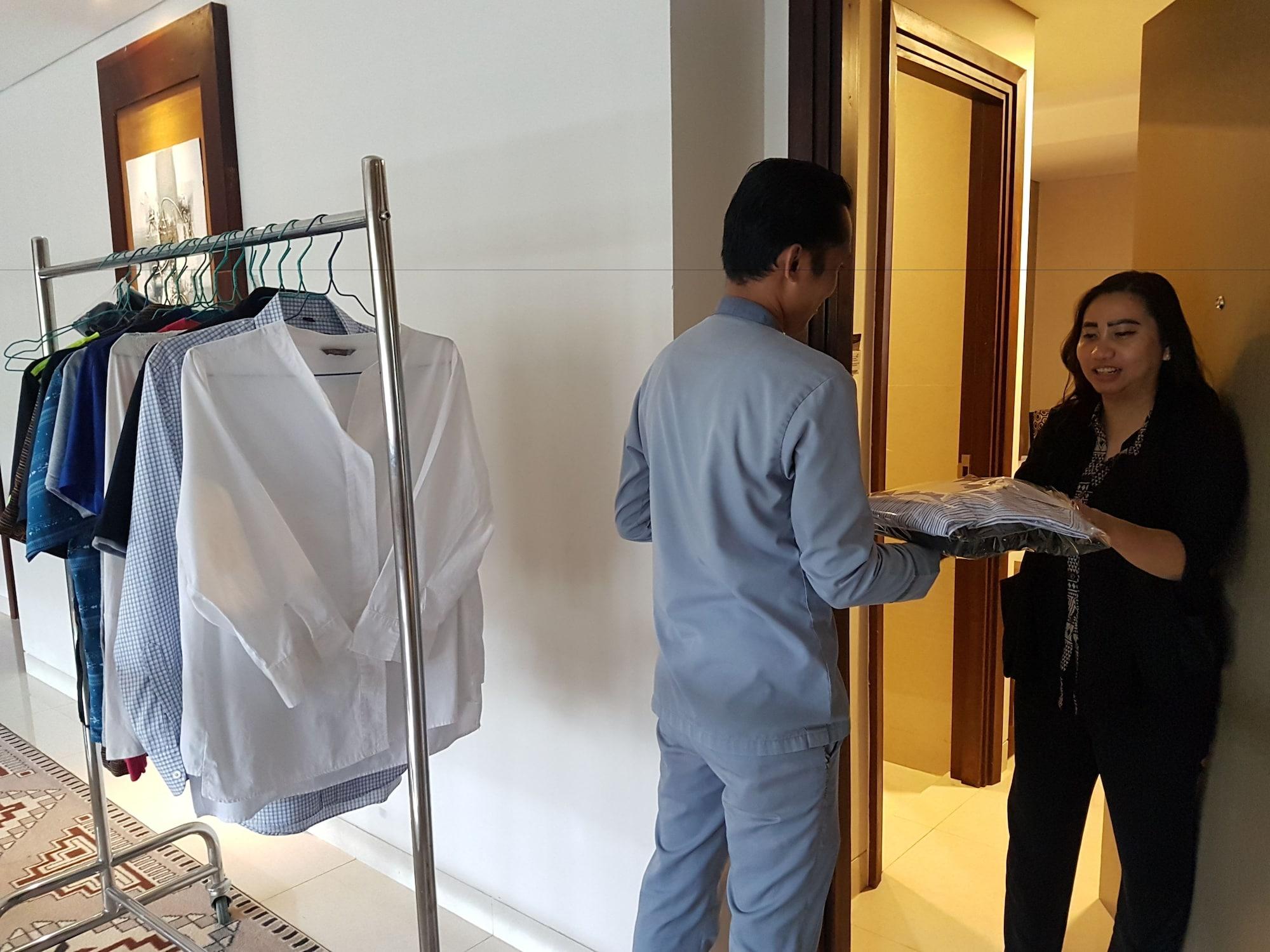 Grand Tjokro Hotel Balikpapan Buitenkant foto