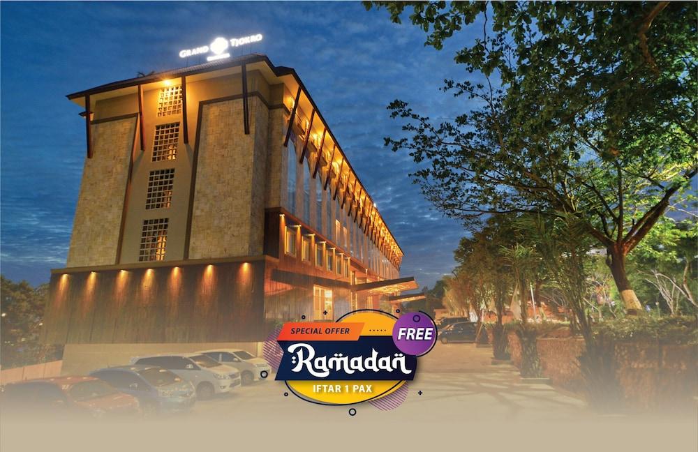 Grand Tjokro Hotel Balikpapan Buitenkant foto