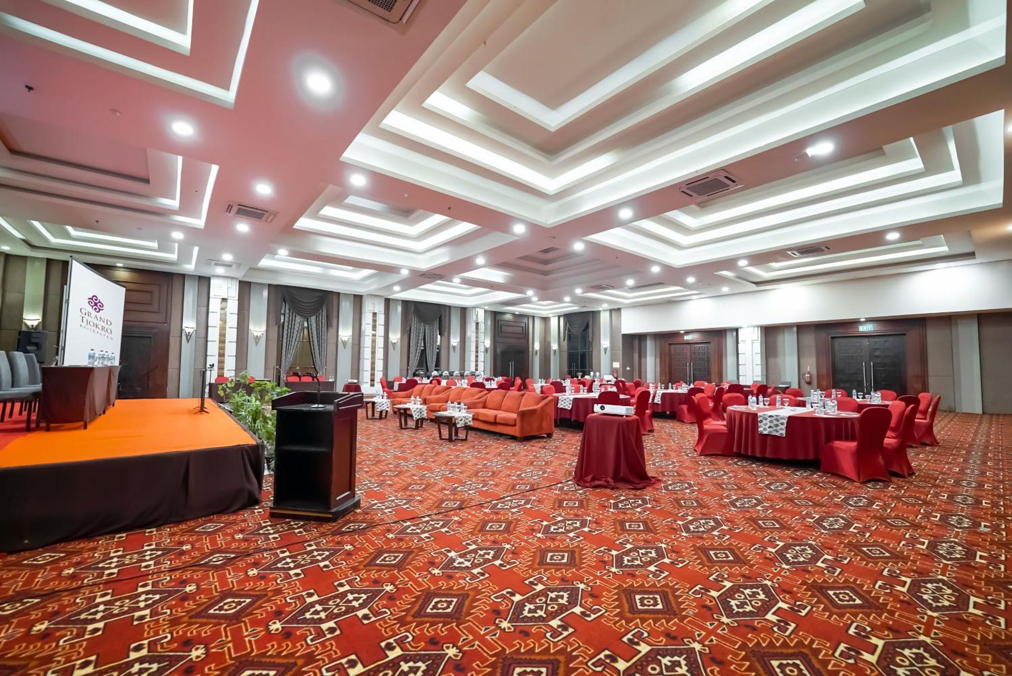 Grand Tjokro Hotel Balikpapan Buitenkant foto