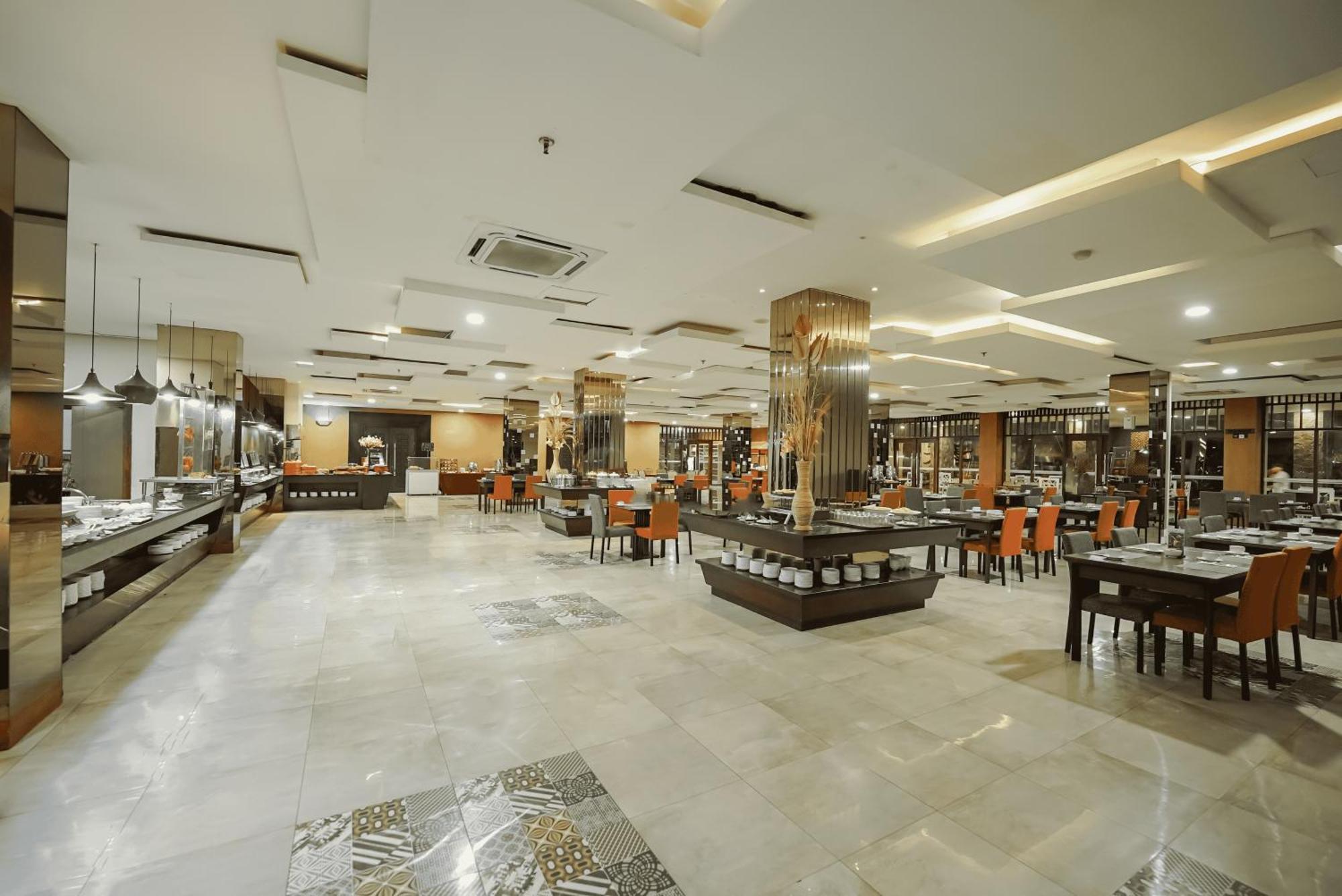 Grand Tjokro Hotel Balikpapan Buitenkant foto