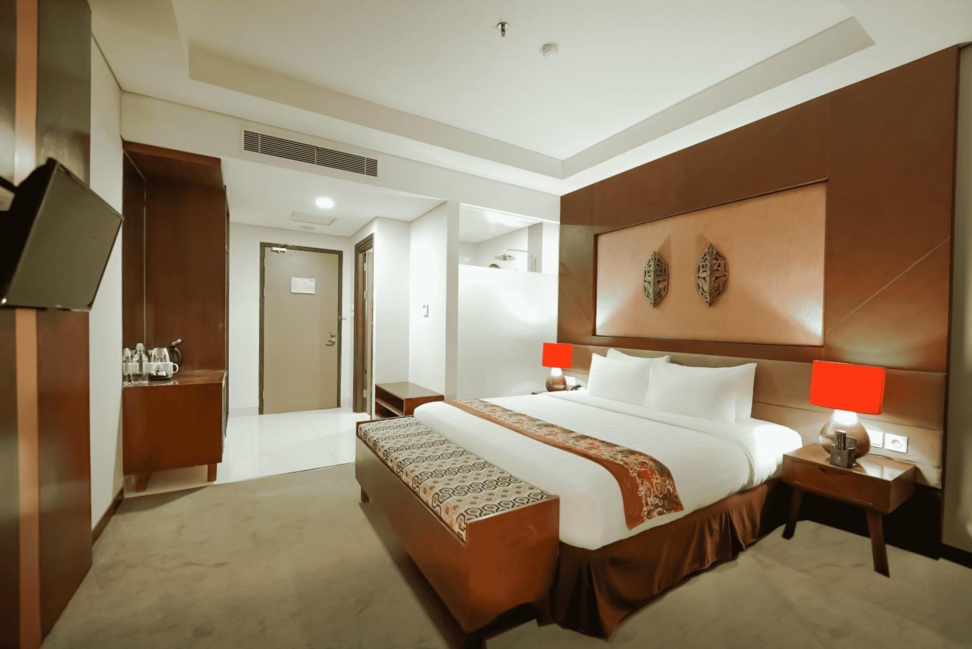 Grand Tjokro Hotel Balikpapan Buitenkant foto