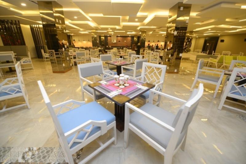 Grand Tjokro Hotel Balikpapan Buitenkant foto