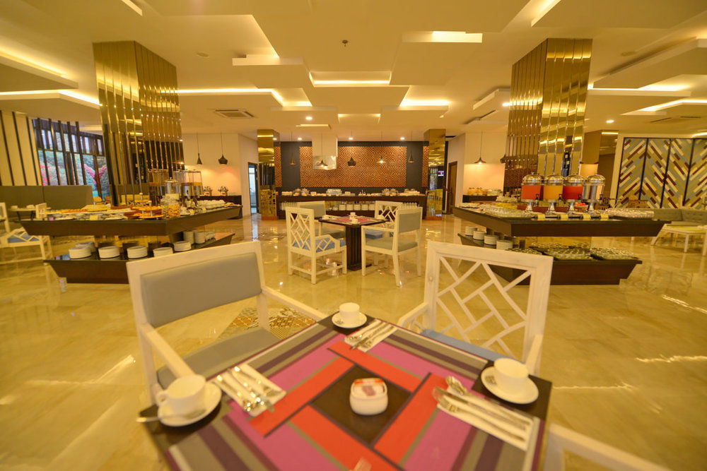 Grand Tjokro Hotel Balikpapan Buitenkant foto