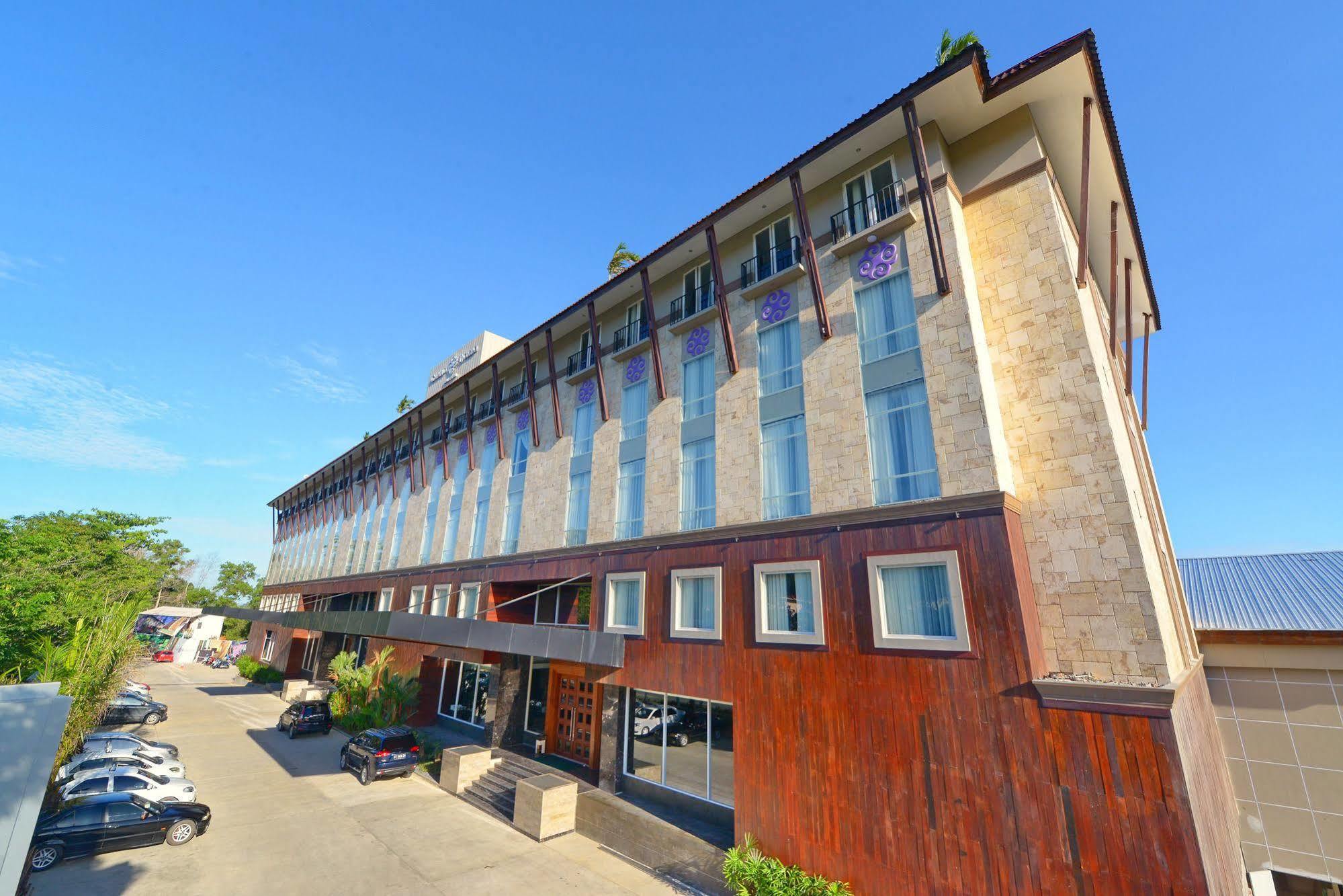 Grand Tjokro Hotel Balikpapan Buitenkant foto